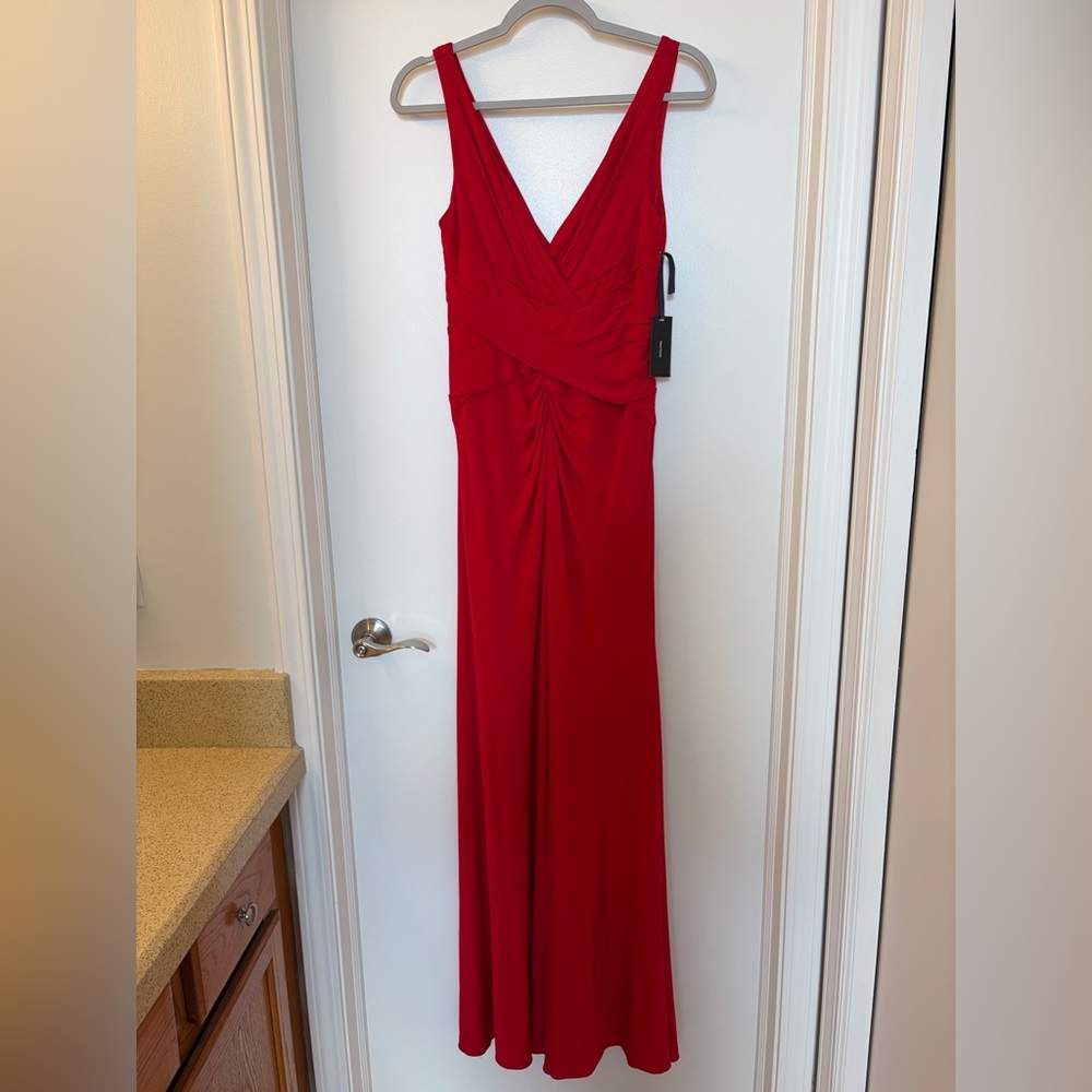 {NWT} VERA WANG Formal Gown